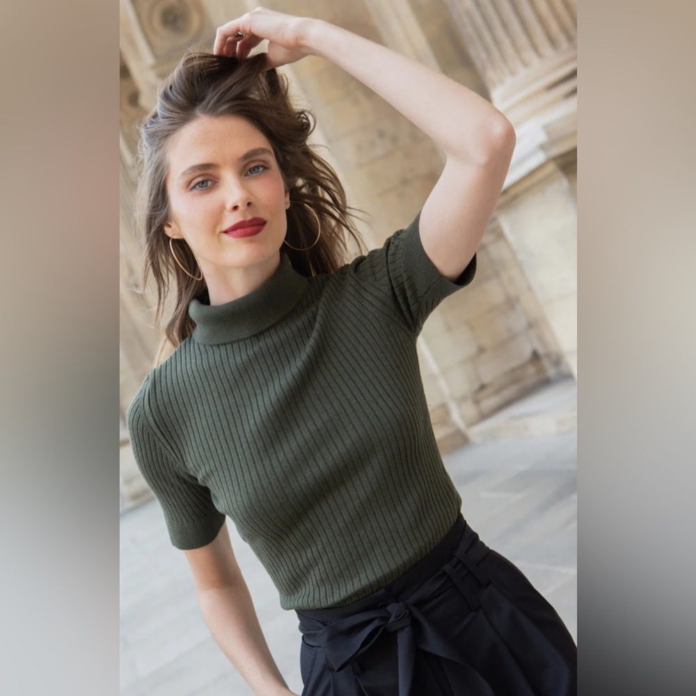 Forever 21, Modern mock neck top